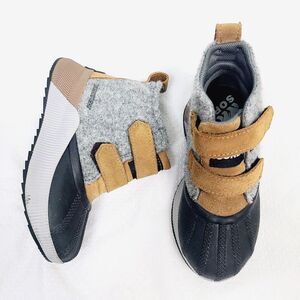 Sorel‎ Kids Out N About Duck Boots 12 Gray Black Waterproof Hook n' Loop Ankle
